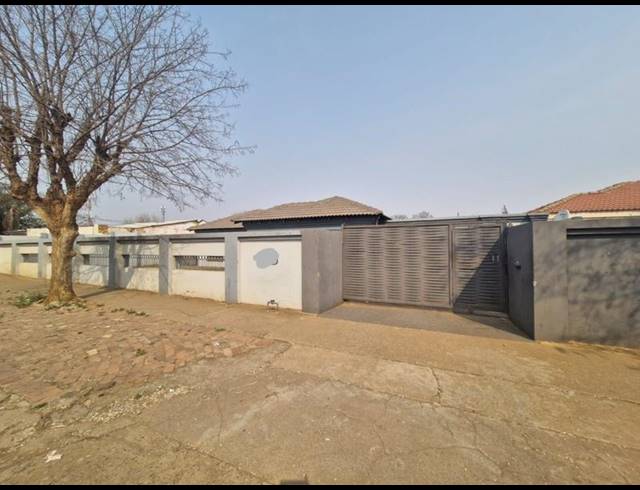 4 BEDROOM HOUSE FOR SALE IN DANVILLE